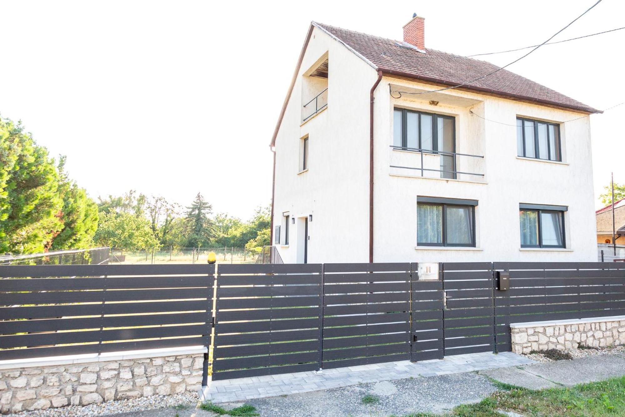 Horvath Apartman Fertod Exterior photo